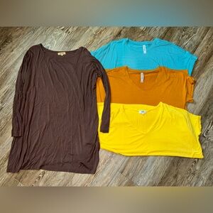 Ladies Shirt Bundle of 4….size small 😀
